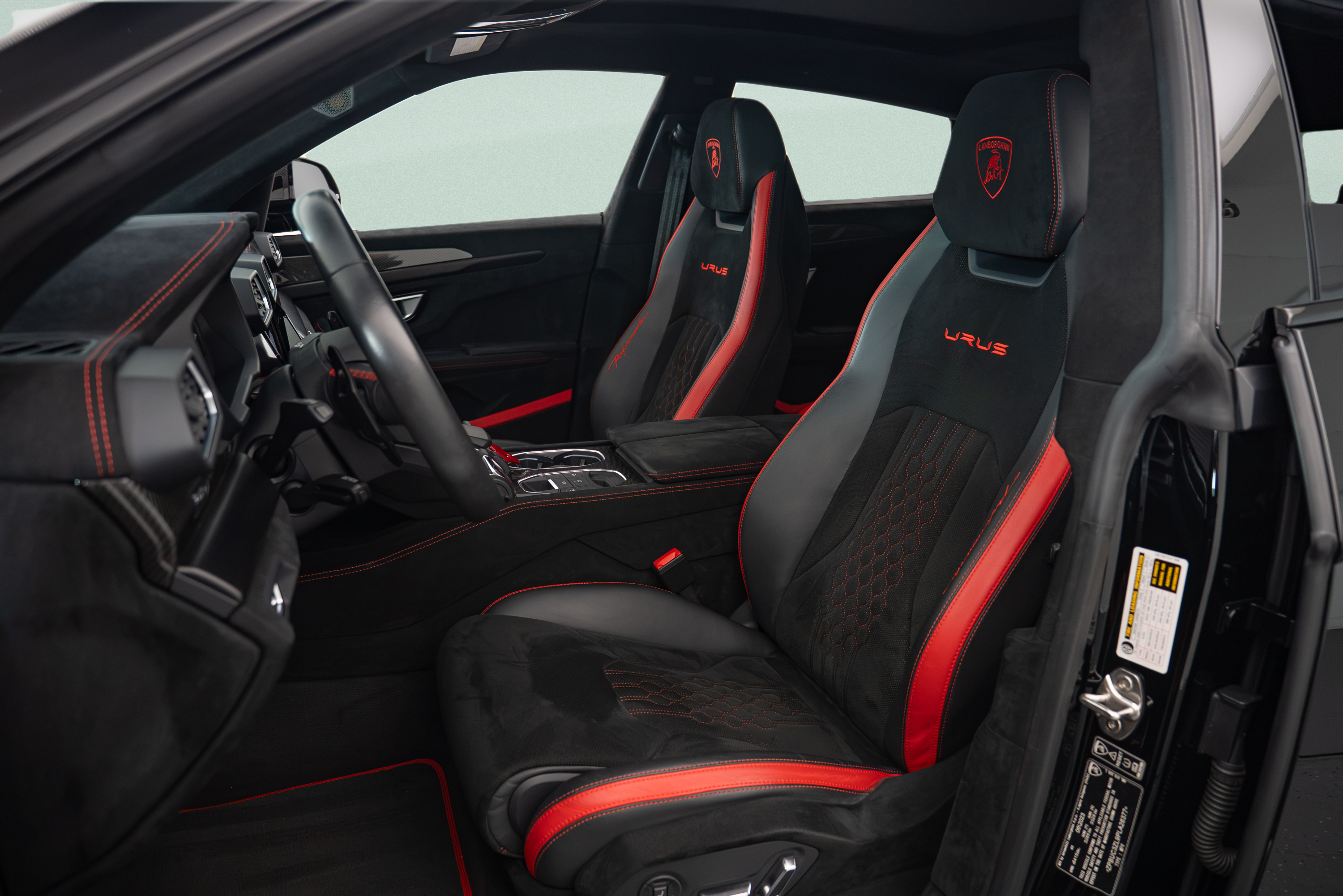 2023 Lamborghini Urus Performante