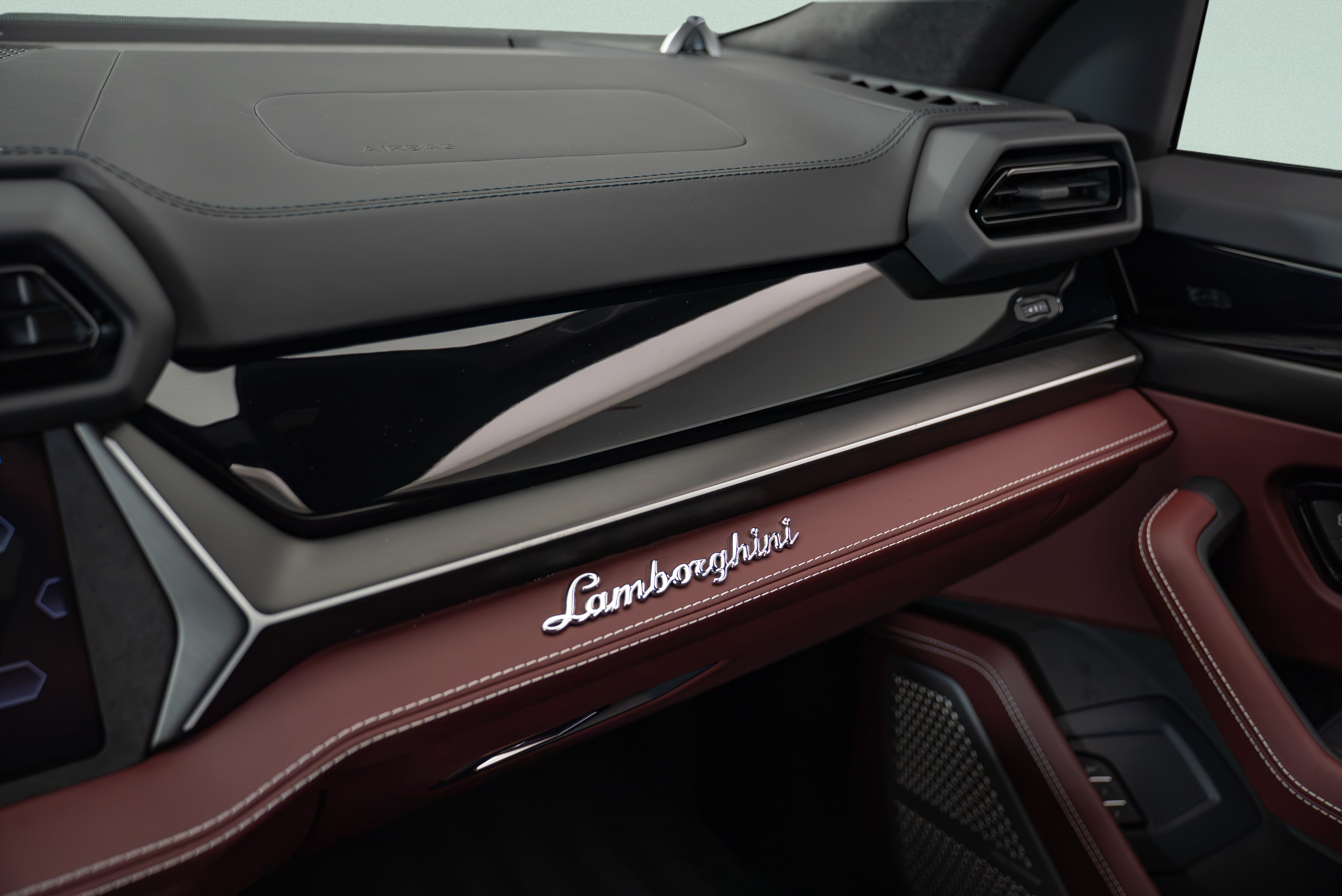 2026 Lamborghini Urus SE