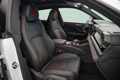 2025 Lamborghini Urus SE