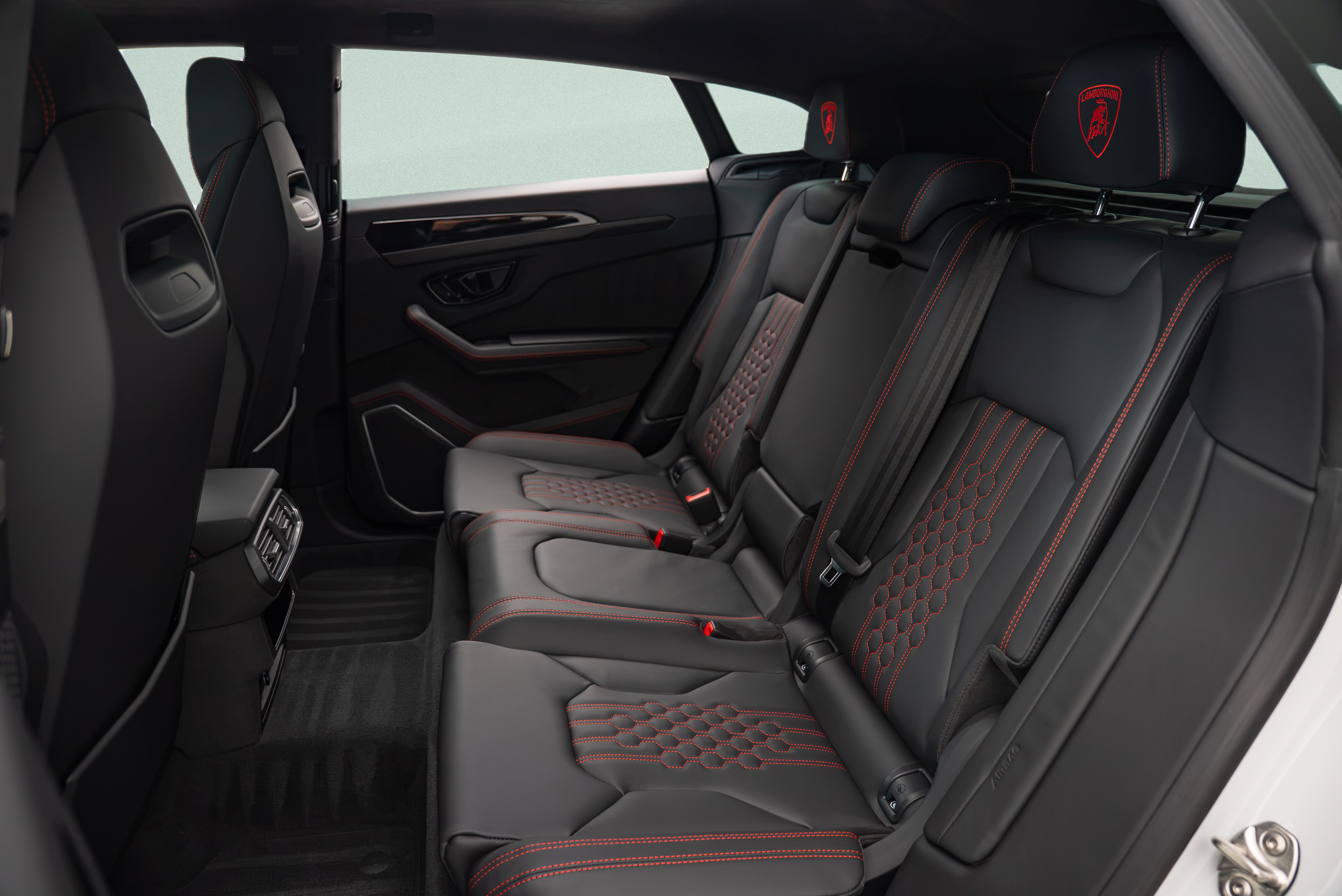2025 Lamborghini Urus SE