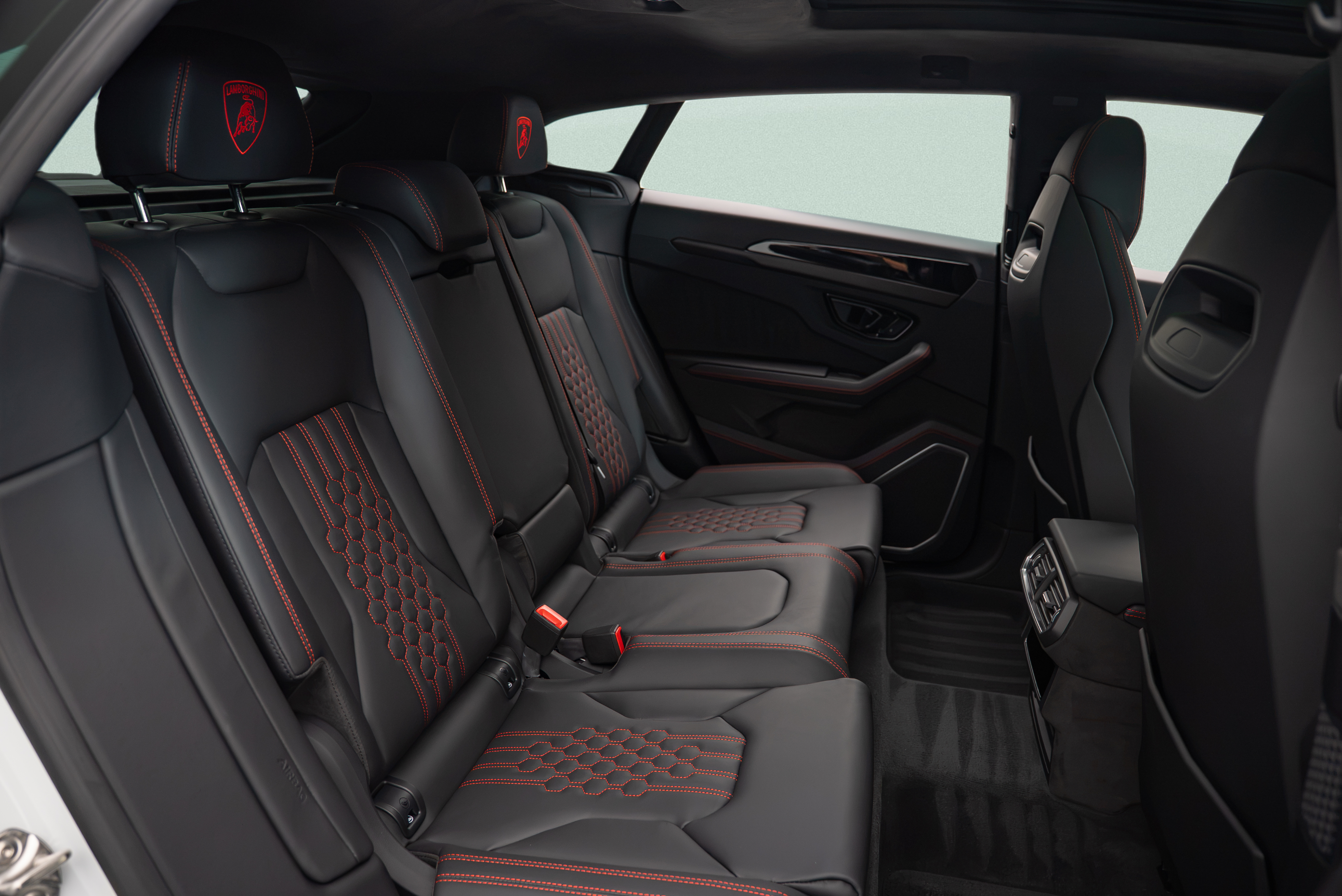 2025 Lamborghini Urus SE