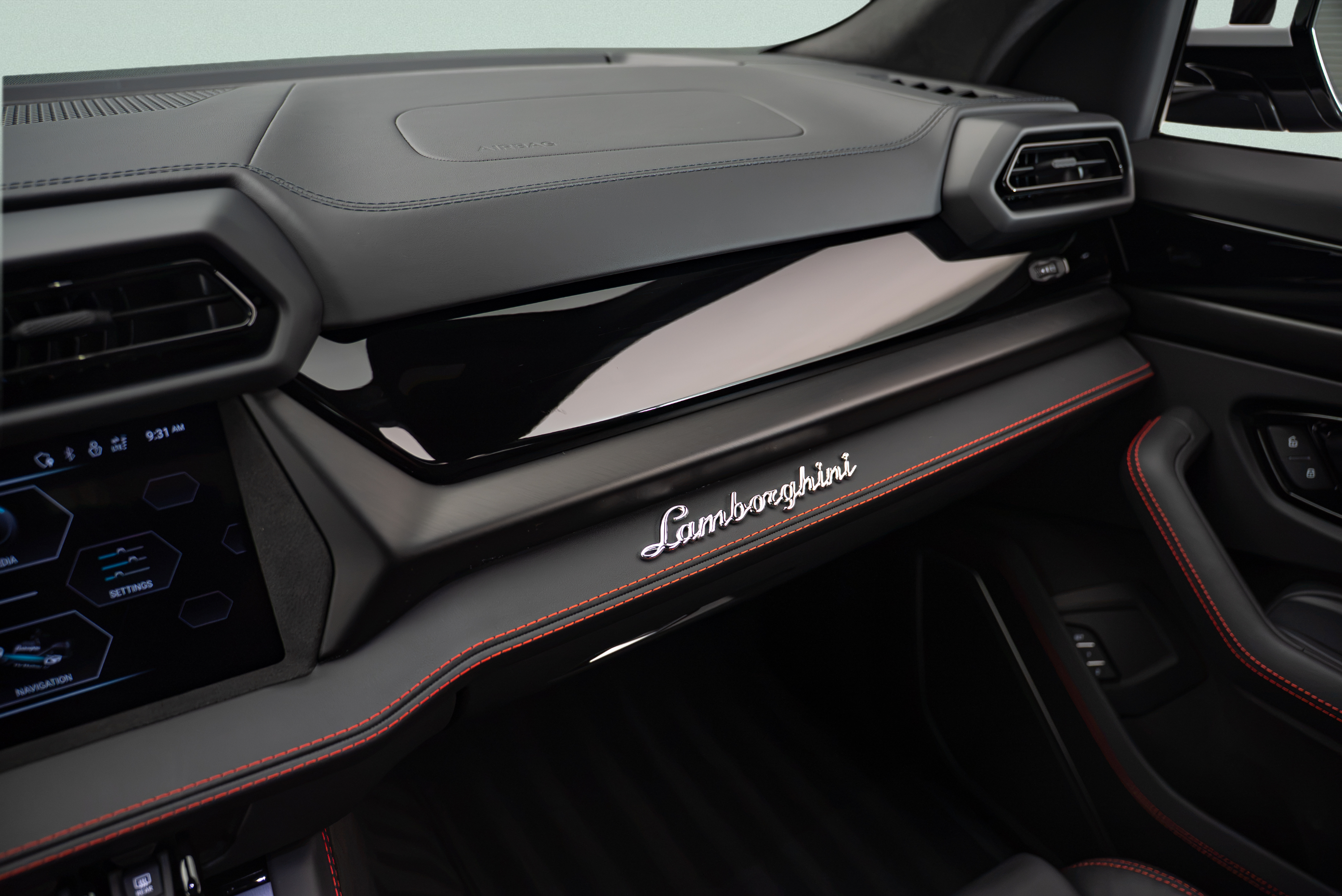 2025 Lamborghini Urus SE
