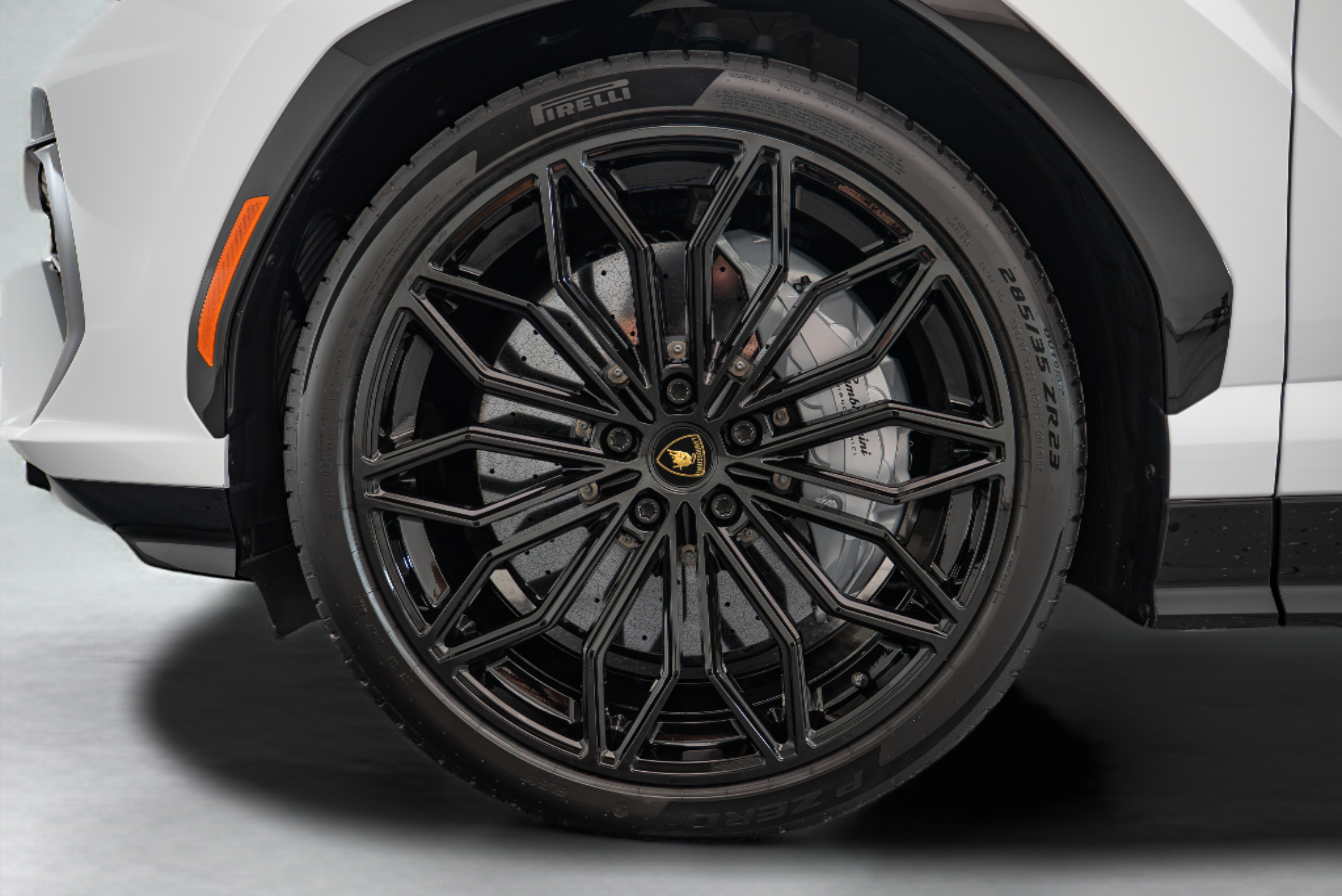 2025 Lamborghini Urus SE