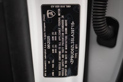 2025 Lamborghini Urus SE