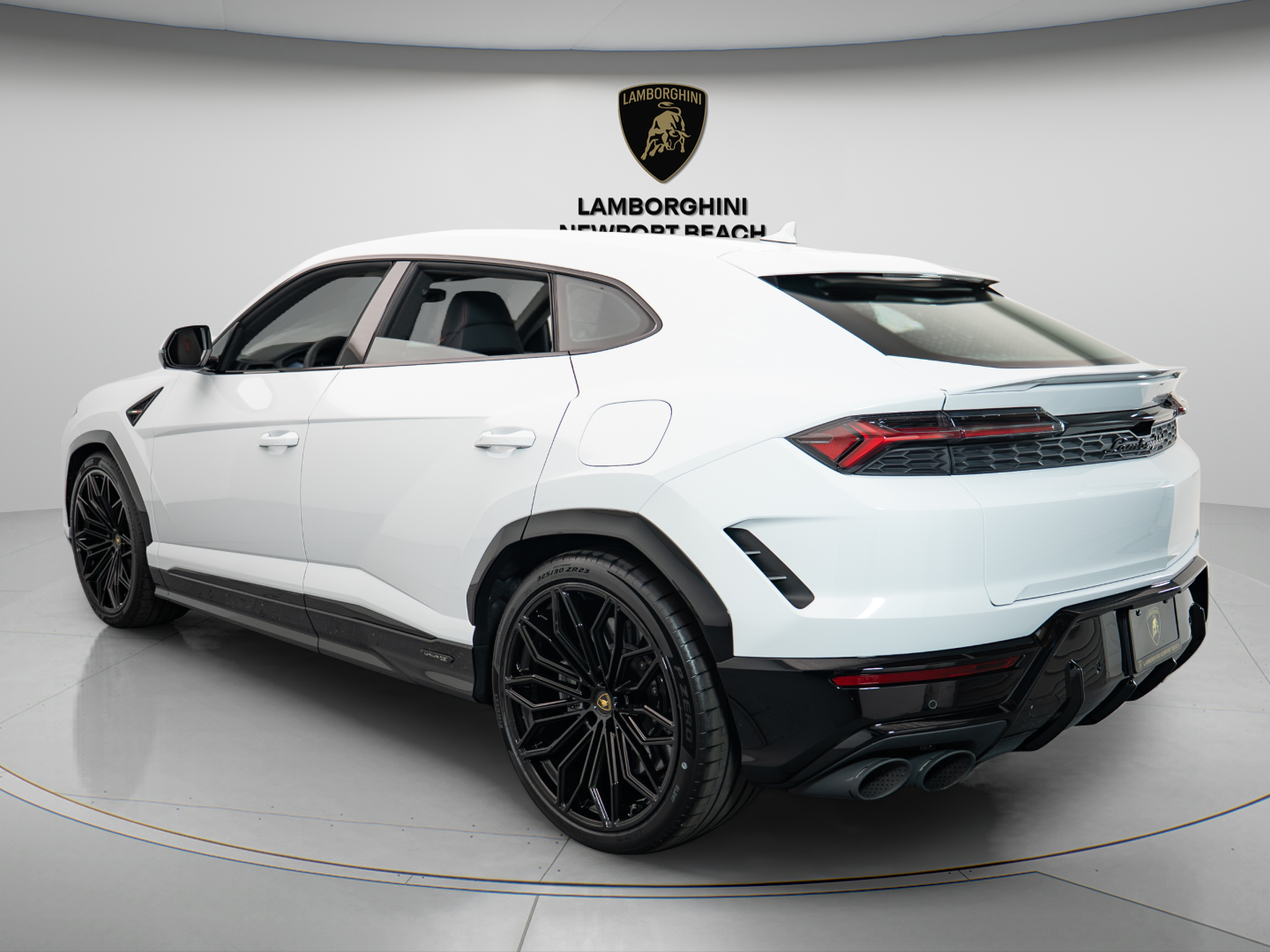 2025 Lamborghini Urus SE