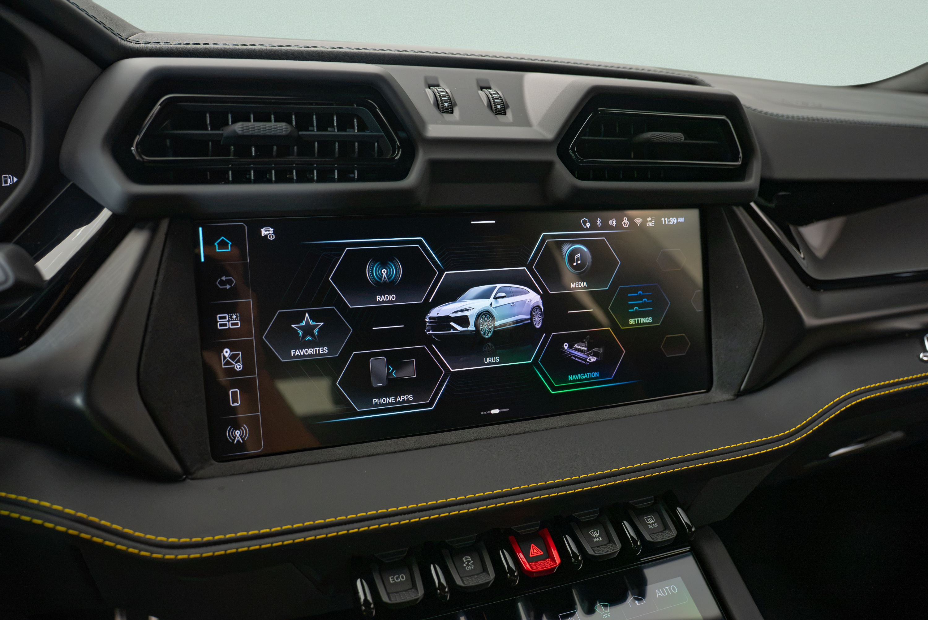 2026 Lamborghini Urus SE