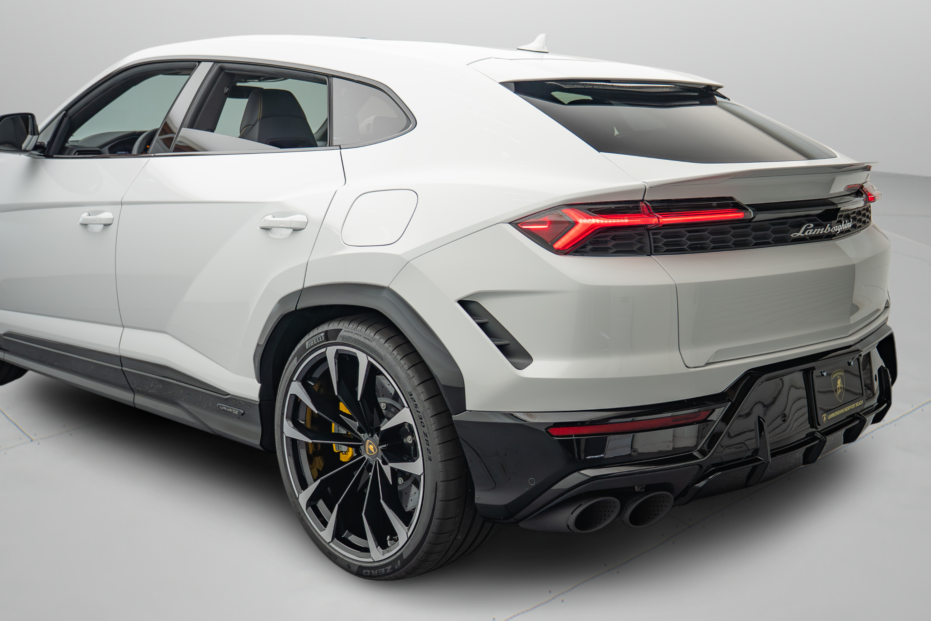 2025 Lamborghini Urus SE