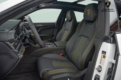 2025 Lamborghini Urus SE
