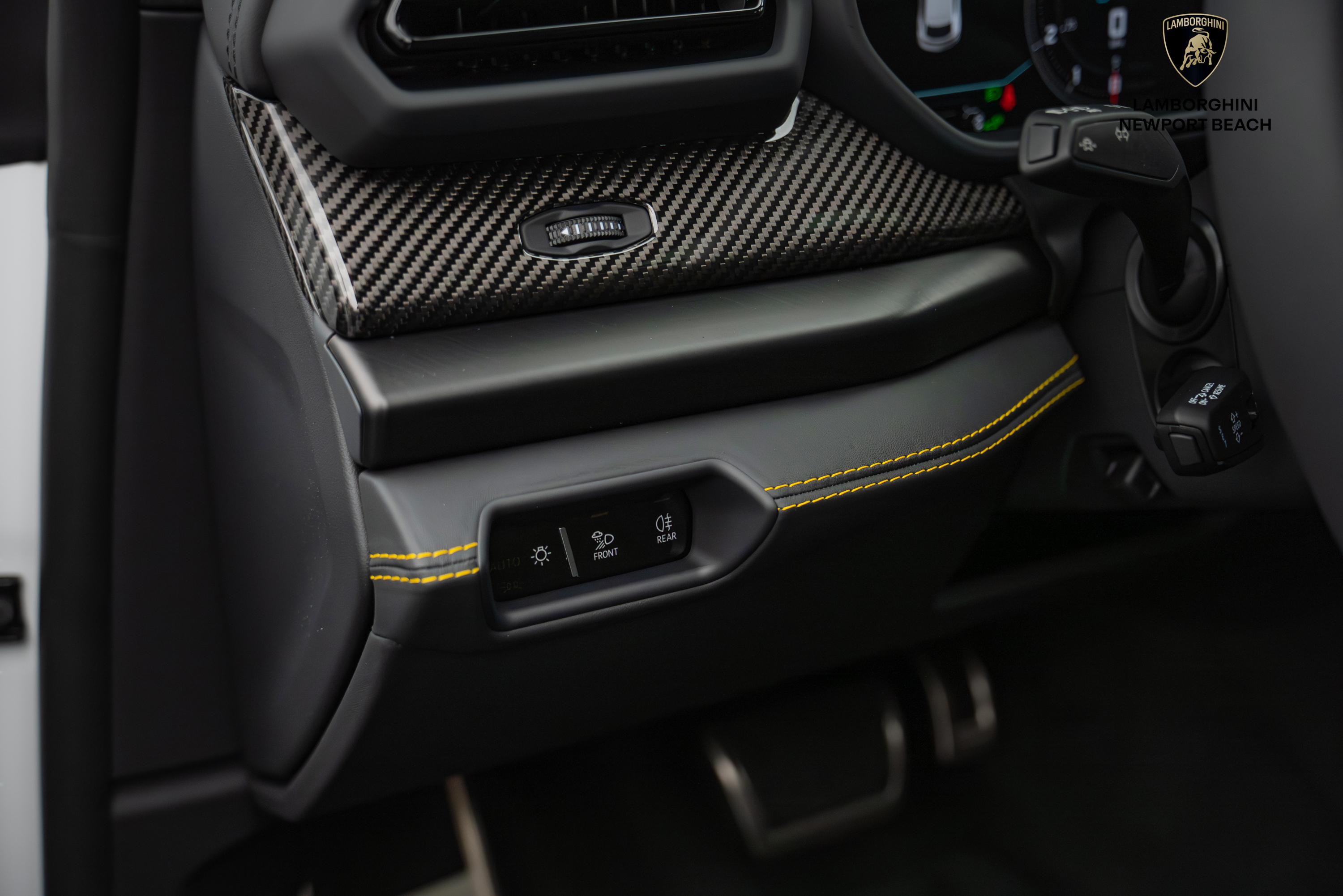 2025 Lamborghini Urus SE