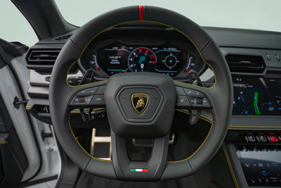 2025 Lamborghini Urus SE
