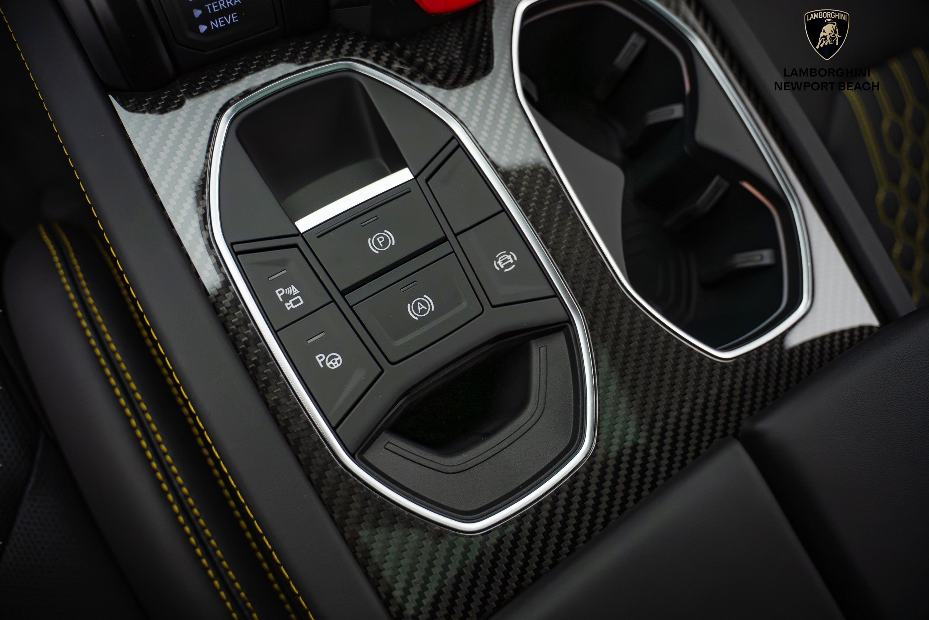 2025 Lamborghini Urus SE