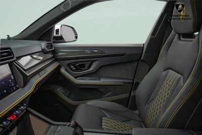 2025 Lamborghini Urus SE