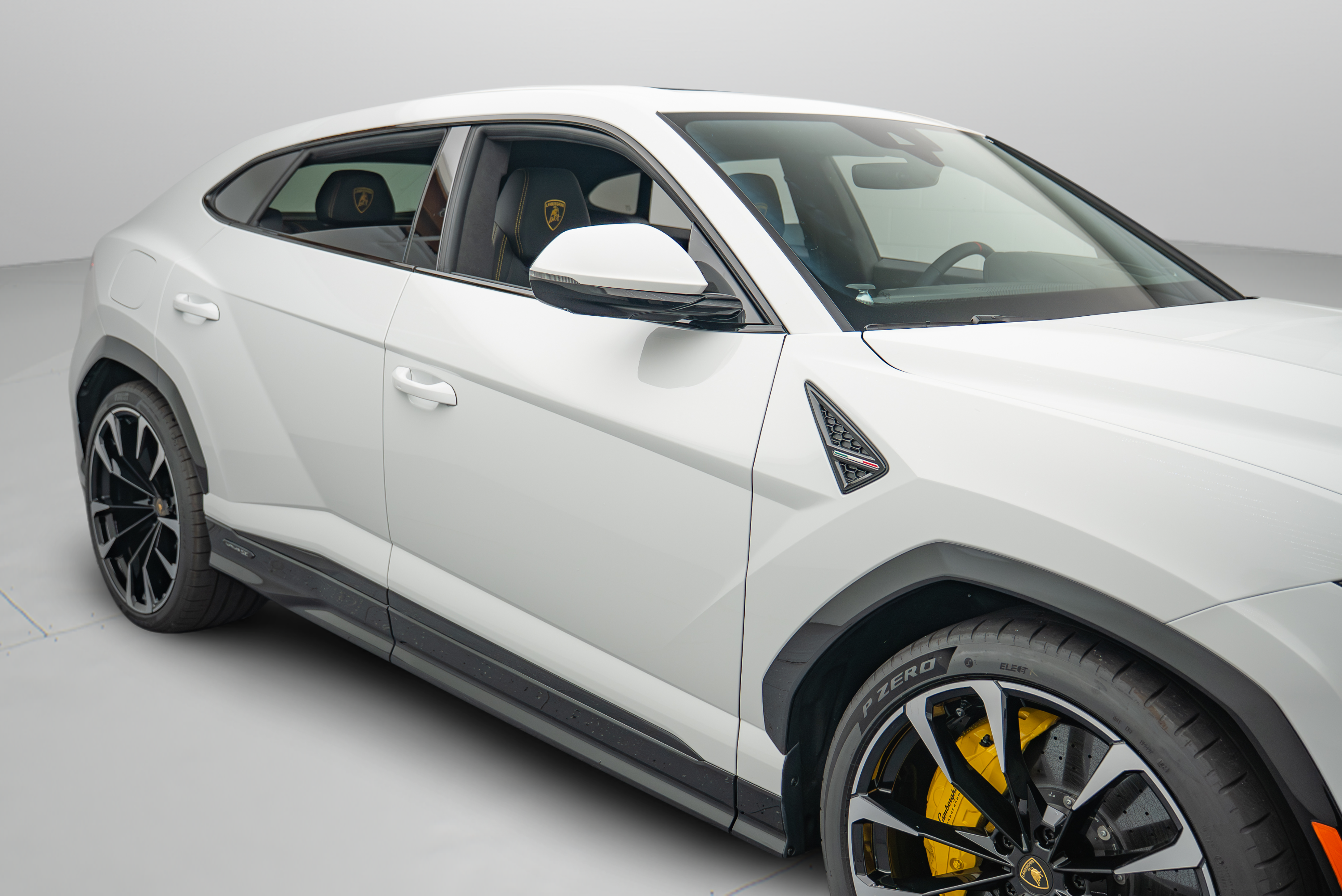 2025 Lamborghini Urus SE