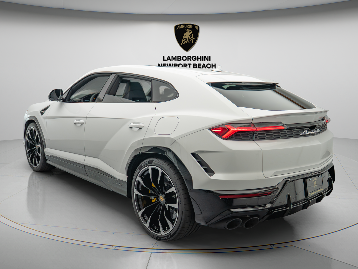 2025 Lamborghini Urus SE