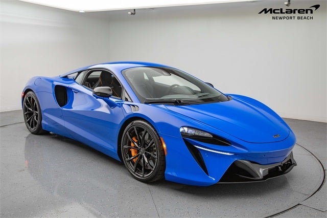 2025 McLaren Artura Performance