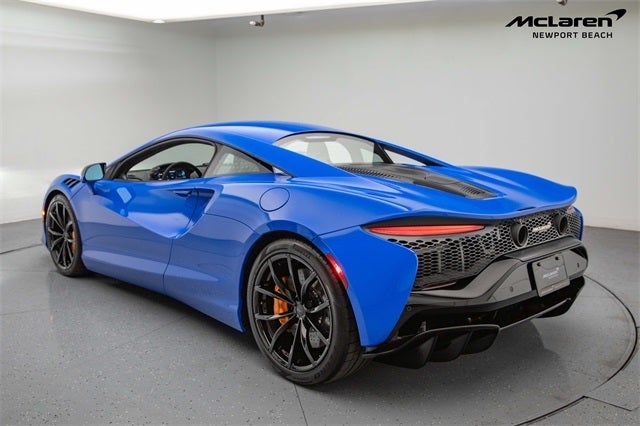 2025 McLaren Artura Performance