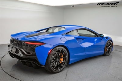 2025 McLaren Artura Performance