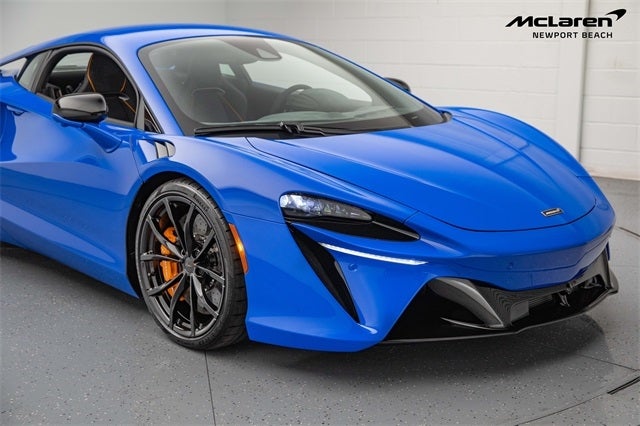 2025 McLaren Artura Performance