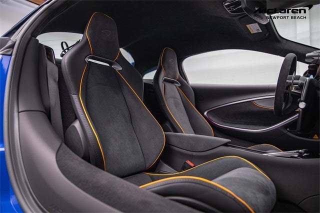 2025 McLaren Artura Performance