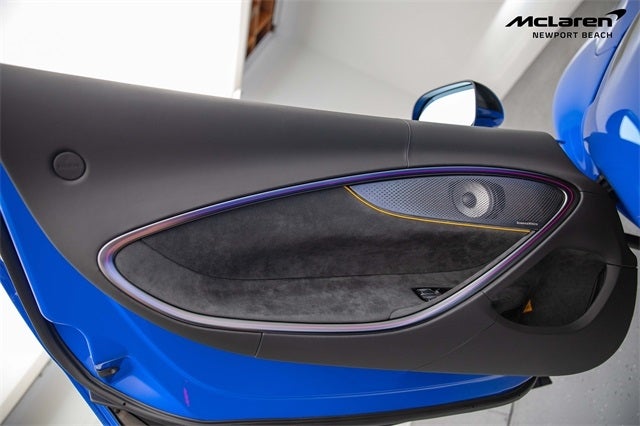 2025 McLaren Artura Performance