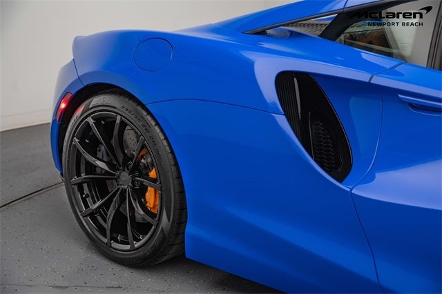 2025 McLaren Artura Performance