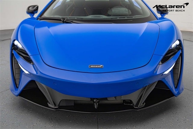 2025 McLaren Artura Performance