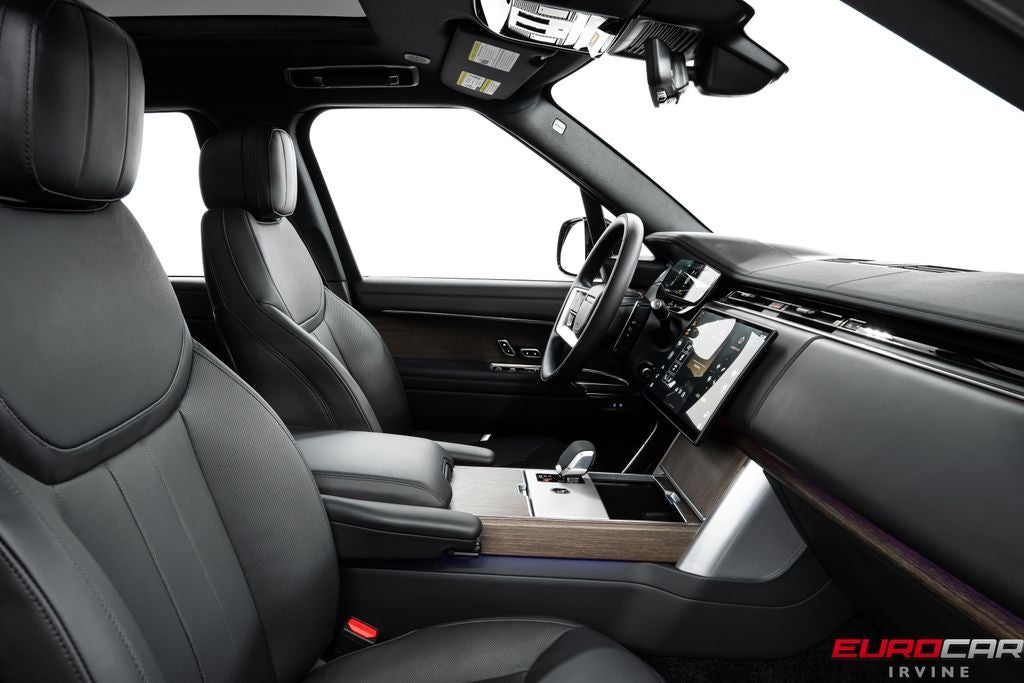 2025 Land Rover Range Rover SE LWB *7-SEATER * PANORAMIC ROOF*