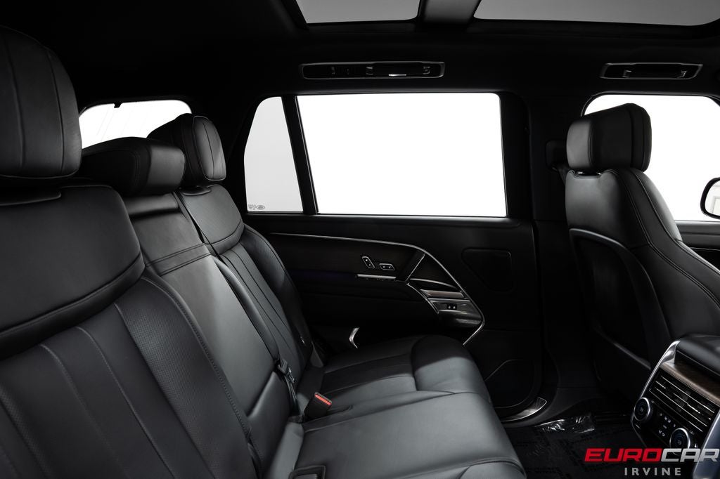 2025 Land Rover Range Rover SE LWB *7-SEATER * PANORAMIC ROOF*