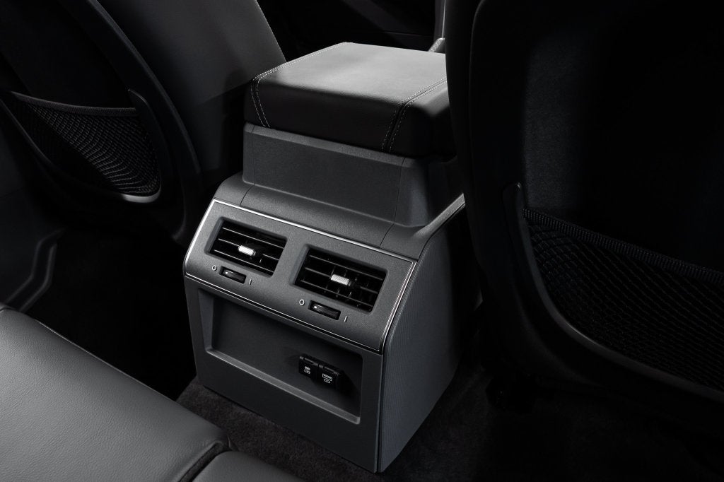 2026 INEOS Grenadier Station Wagon Black Edition