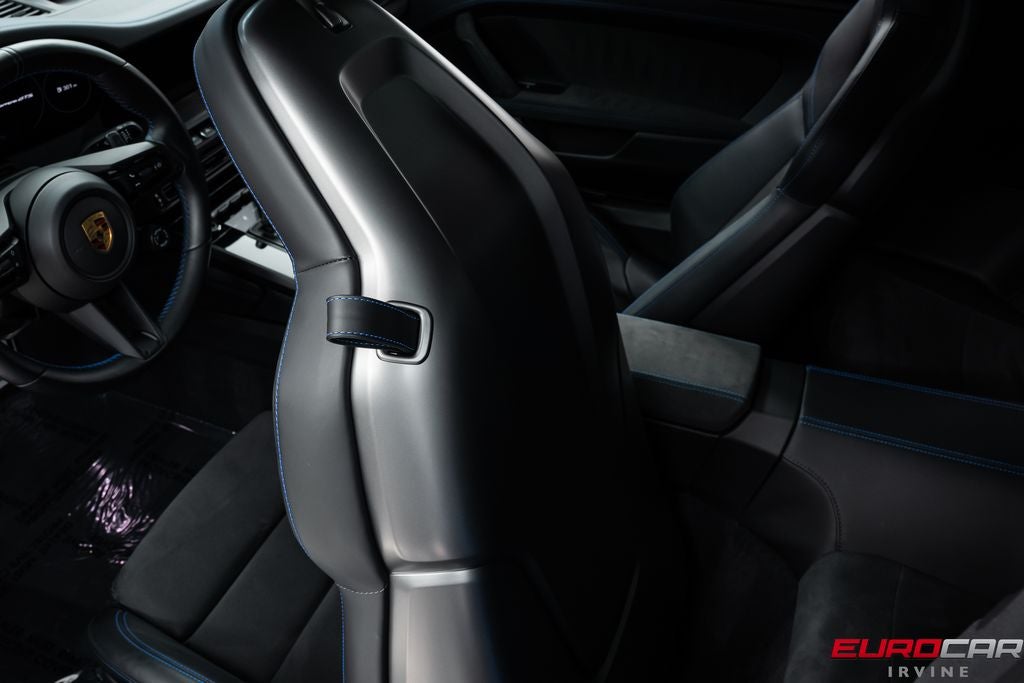 2022 Porsche 911 Carrera GTS *PREMIUM PACK * ADAPTIVE SPORT SEATS*