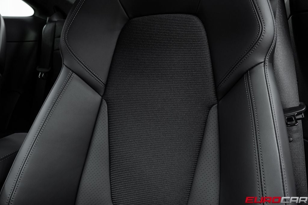 2025 Porsche 911 GT3 Touring *6-SPEED MANUAL * SPORT SEATS PLUS*