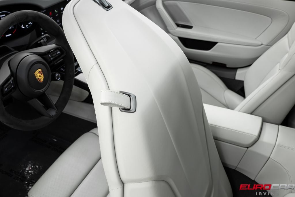 2023 Porsche 911 Targa 4 GTS *PREMIUM PACKAGE * FRONT LIFT*