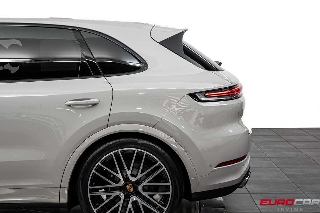 2025 Porsche Cayenne *PANORAMIC SUNROOF*