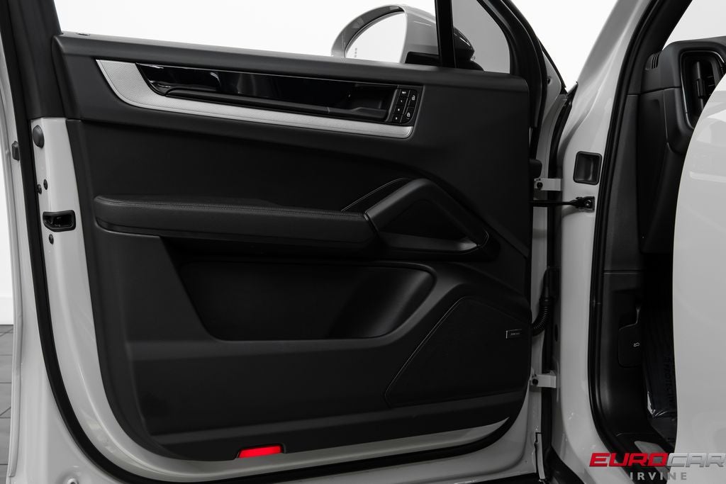 2025 Porsche Cayenne *PANORAMIC SUNROOF*