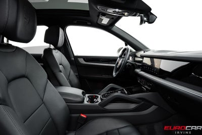 2025 Porsche Cayenne *PANORAMIC SUNROOF*