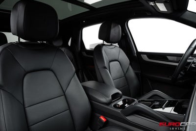 2025 Porsche Cayenne *PANORAMIC SUNROOF*