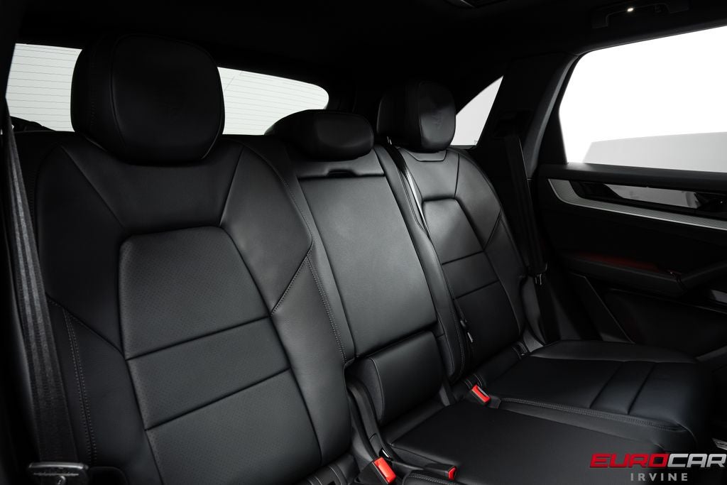 2025 Porsche Cayenne *PANORAMIC SUNROOF*