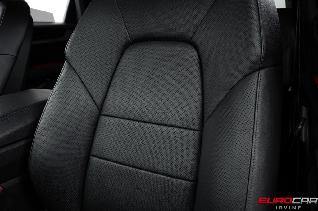 2025 Porsche Cayenne *PANORAMIC SUNROOF*