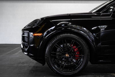 2025 Porsche Cayenne Coupe GTS