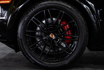 2025 Porsche Cayenne Coupe GTS