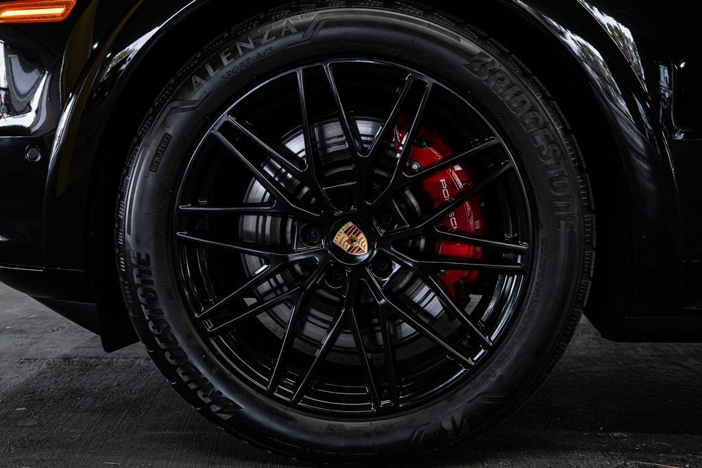 2025 Porsche Cayenne Coupe GTS