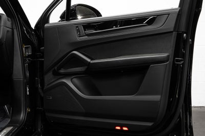 2025 Porsche Cayenne Coupe GTS