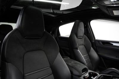 2025 Porsche Cayenne Coupe GTS