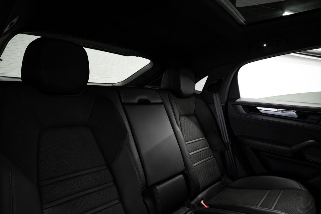 2025 Porsche Cayenne Coupe GTS