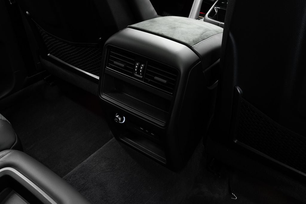 2025 Porsche Cayenne Coupe GTS