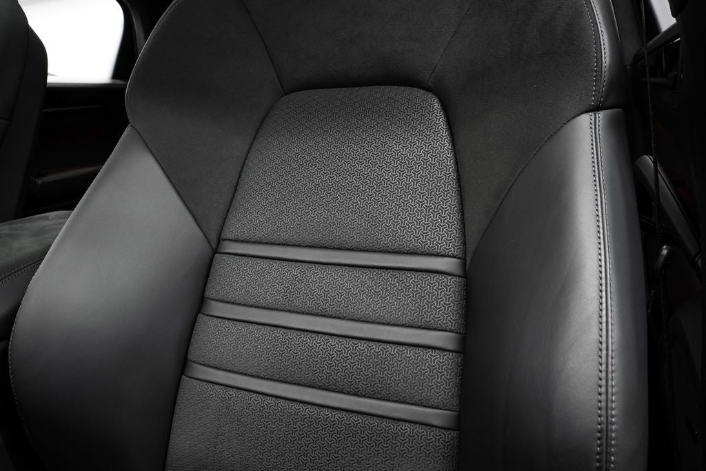 2025 Porsche Cayenne Coupe GTS