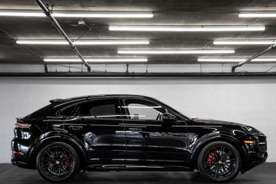 2025 Porsche Cayenne Coupe GTS