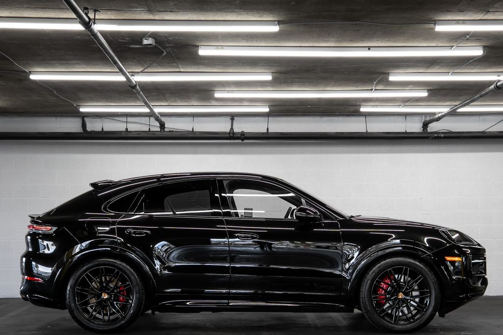 2025 Porsche Cayenne Coupe GTS