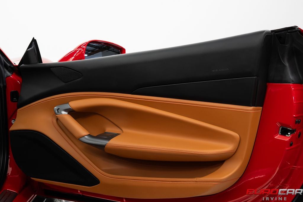 2021 Ferrari F8 Tributo *CARBON STEERING WHEEL * FULL ELECTRIC SEATS*