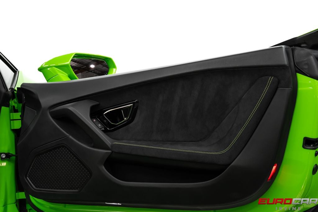 2017 Lamborghini Huracan LP610-4 Spyder *FULL ELECTRIC SEATS * FRONT LIFT*